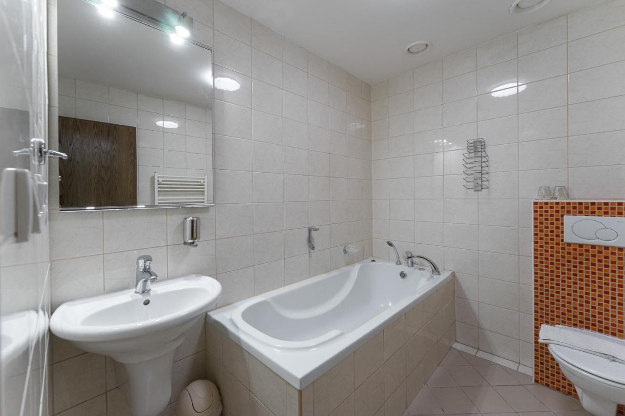 Hotel Amco Zabreh Luaran gambar